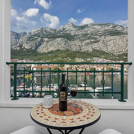Beso Apartman Makarska